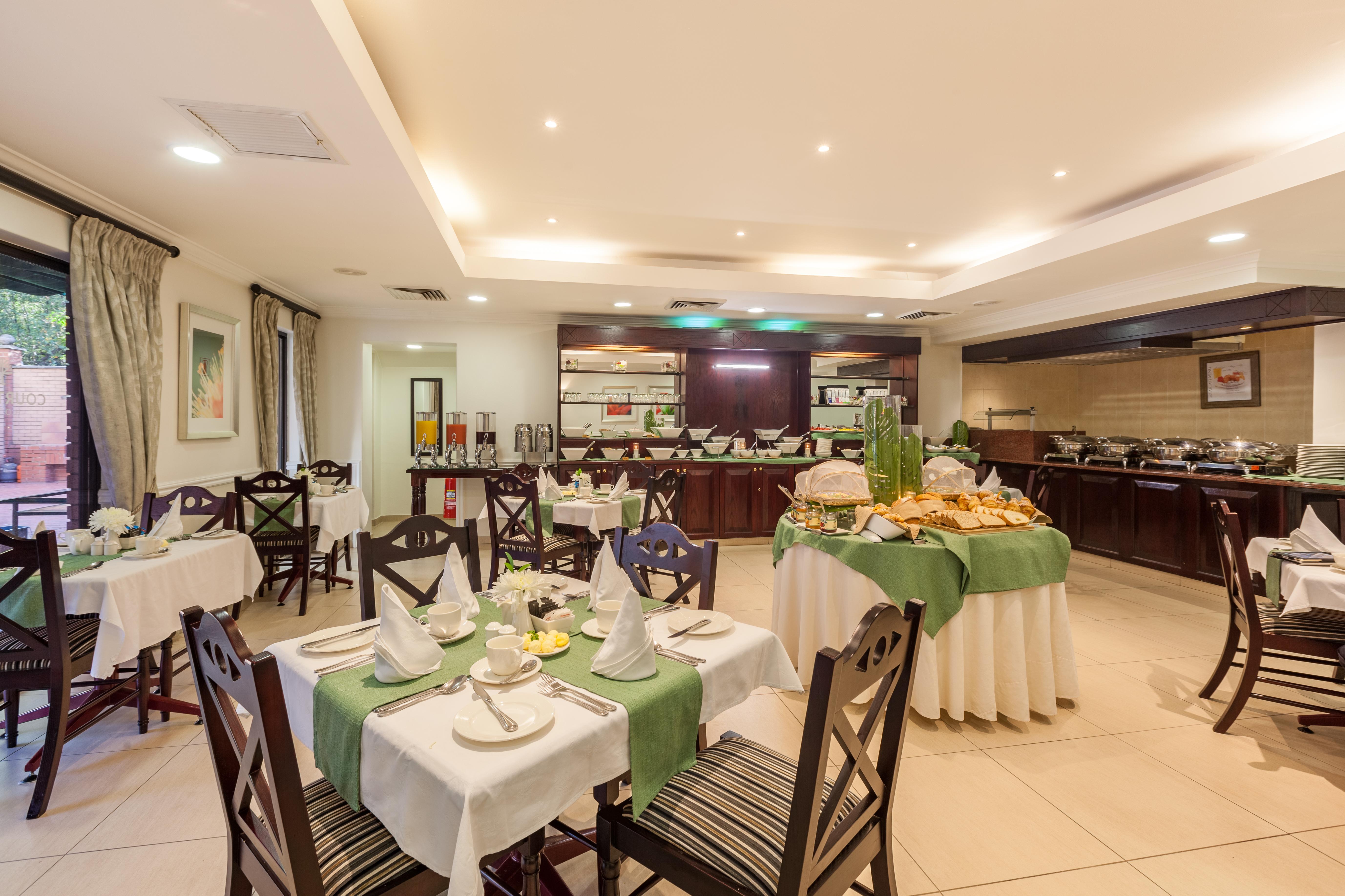 Courtyard Hotel Rosebank Johannesburg Exteriér fotografie