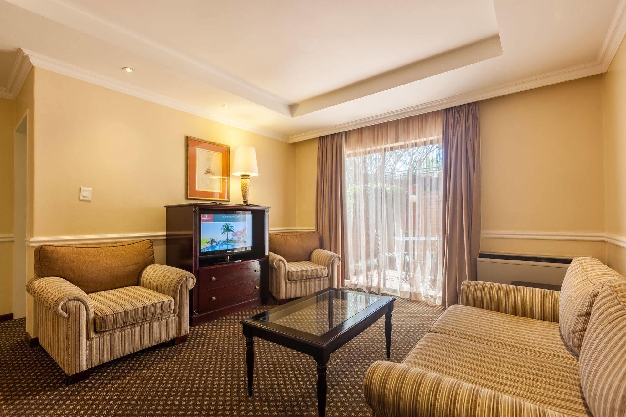 Courtyard Hotel Rosebank Johannesburg Exteriér fotografie